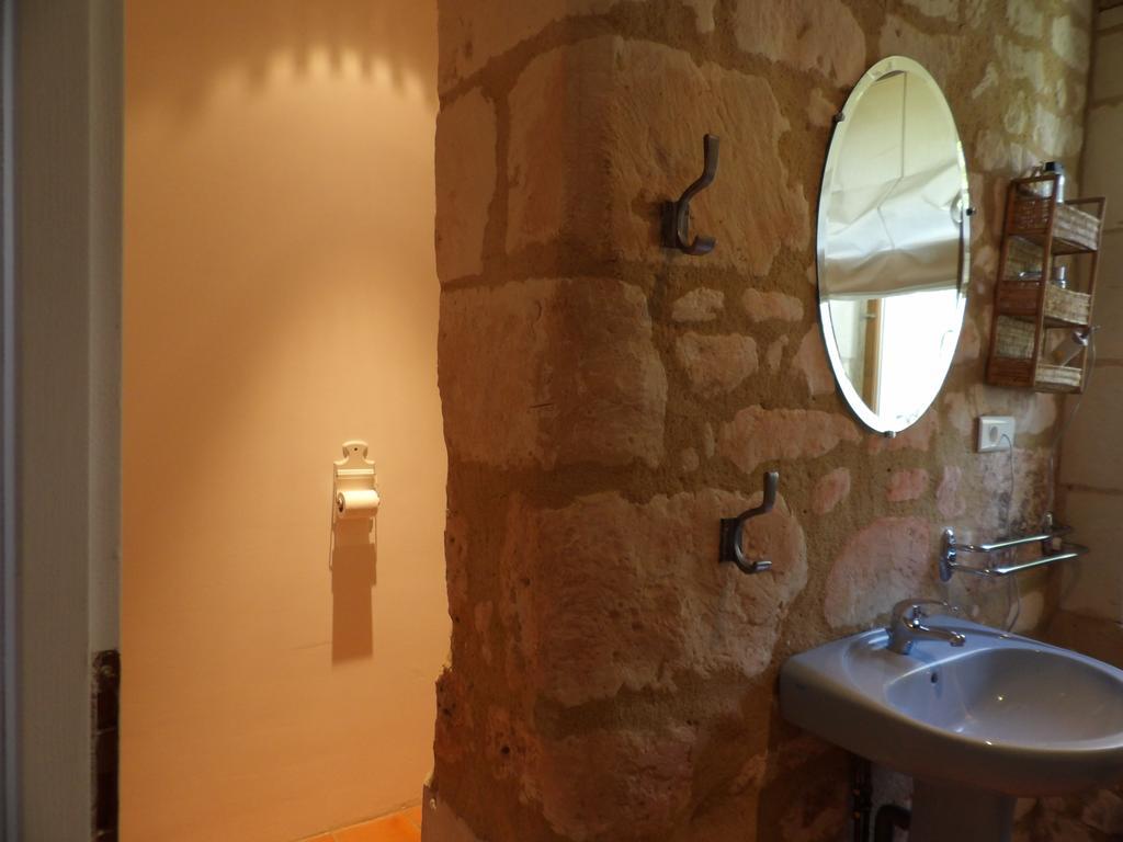 Les Caves Hotel Ambillou-Chateau ภายนอก รูปภาพ